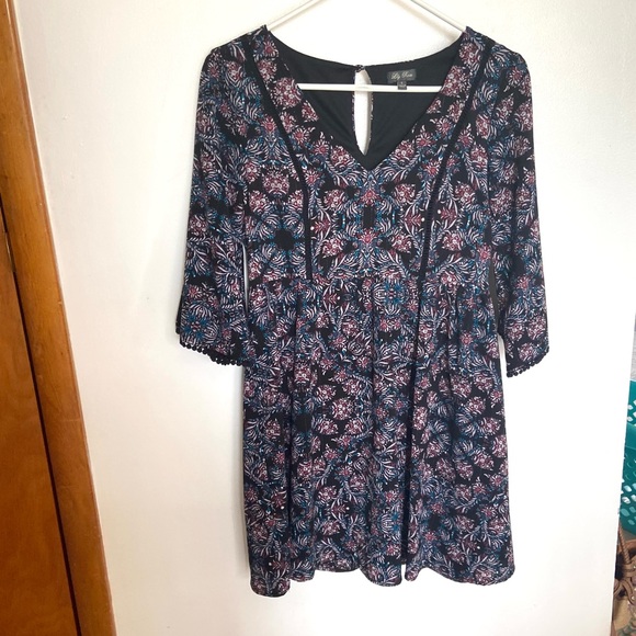 4/$15 Lily Rose Floral Dress Size Small - Picture 5 of 10